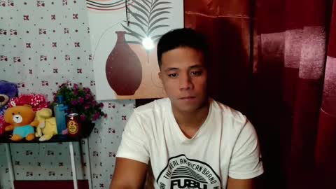Snapshot of ur_pinoydave chatting on 01-19-25, 11:43 Dave online show from 01-19-25, 11:43