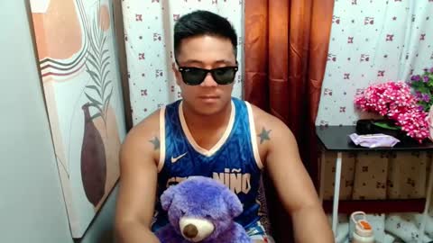 Snapshot of ur_pinoydave chatting on 02-04-25, 05:12 Dave online show from 02-04-25, 05:12