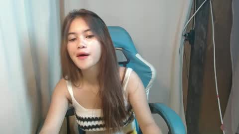 Snapshot of ur_prettyangel chatting on 02-15-26, 01:02 ur_prettyangel online show from 02-15-26, 01:02