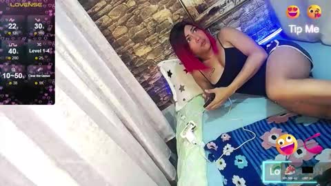 Snapshot of ur_xpensivecandy chatting on 10-28-25, 02:04 megan online show from 10-28-25, 02:04