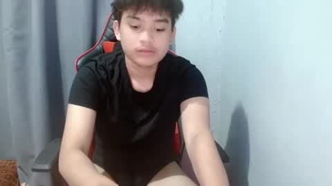 Snapshot of urasian_kentoyxx77 chatting on 10-14-25, 11:05 Kentoy online show from 10-14-25, 11:05