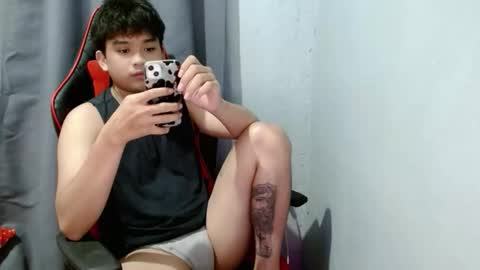 Snapshot of urasian_kentoyxx77 chatting on 10-16-25, 10:44 Kentoy online show from 10-16-25, 10:44