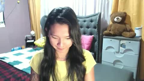 NEWRA  ALLISON online show from 04-20-26, 01:30