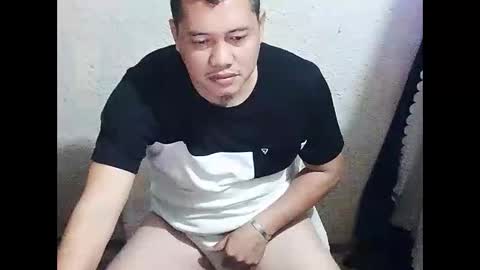 Snapshot of urasianguy90 chatting on 02-19-26, 03:30 carlo online show from 02-19-26, 03:30