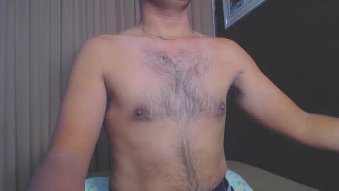 Snapshot of urasianversahunkxx chatting on 12-12-24, 11:29 johnzen online show from 12-12-24, 11:29