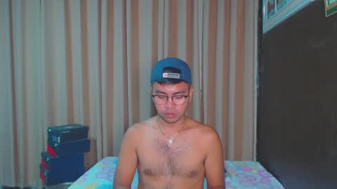 Snapshot of urasianversahunkxx chatting on 02-02-25, 02:02 johnzen online show from 02-02-25, 02:02