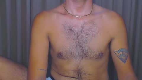 Snapshot of urasianversahunkxx chatting on 09-09-25, 12:21 johnzen online show from 09-09-25, 12:21