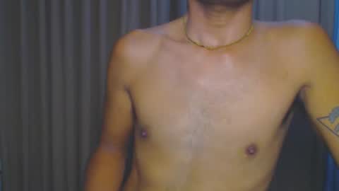 Snapshot of urasianversahunkxx chatting on 10-05-25, 11:13 johnzen online show from 10-05-25, 11:13