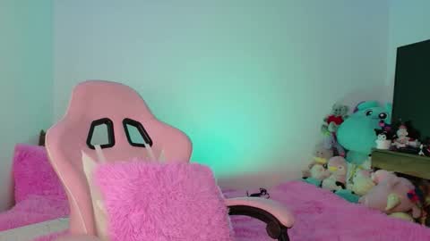 Danielle  online show from 11-21-25, 08:13