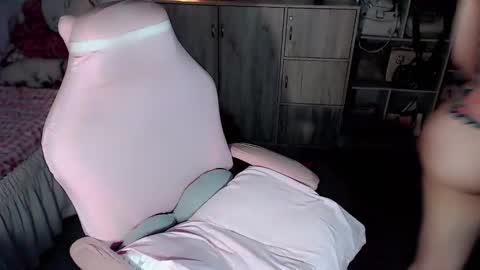 MONICA DEMONYETA online show from 10-21-25, 12:44