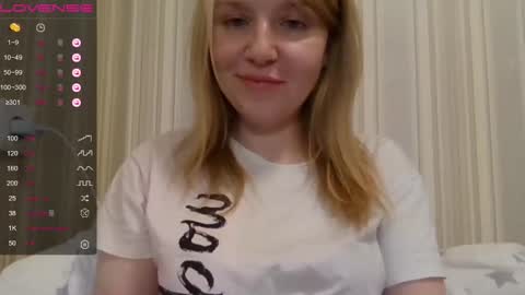 Snapshot of urbadkitty chatting on 12-06-24, 03:55 urbadkitty online show from 12-06-24, 03:55