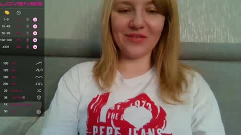 Snapshot of urbadkitty chatting on 12-20-24, 08:06 urbadkitty online show from 12-20-24, 08:06