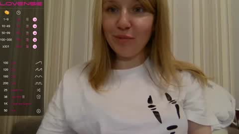 Snapshot of urbadkitty chatting on 12-24-24, 01:28 urbadkitty online show from 12-24-24, 01:28