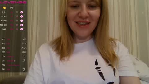 Snapshot of urbadkitty chatting on 12-24-24, 05:34 urbadkitty online show from 12-24-24, 05:34