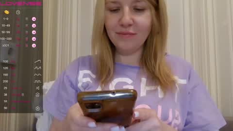 Snapshot of urbadkitty chatting on 12-25-24, 12:58 urbadkitty online show from 12-25-24, 12:58