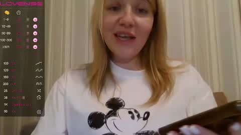 Snapshot of urbadkitty chatting on 03-01-25, 04:44 urbadkitty online show from 03-01-25, 04:44