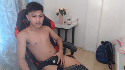 Snapshot of urcuteguy_jhonx chatting on 09-18-25, 09:39 Dannie online show from 09-18-25, 09:39