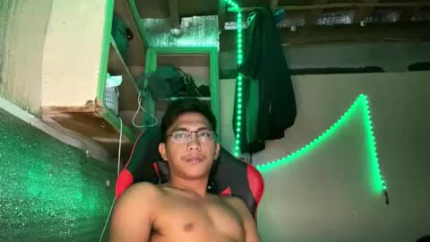 Snapshot of urcuteguy_jhonx chatting on 10-03-25, 03:03 Dannie online show from 10-03-25, 03:03