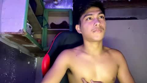 Snapshot of urcuteguy_jhonx chatting on 10-06-25, 07:28 Dannie online show from 10-06-25, 07:28