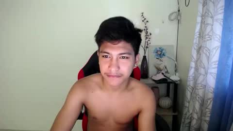 Snapshot of urcuteguy_jhonx chatting on 10-13-25, 03:50 Dannie online show from 10-13-25, 03:50