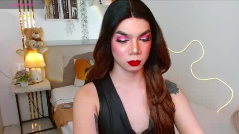 Snapshot of urdeityoflove_ chatting on 09-14-25, 03:33 rose and khristine online show from 09-14-25, 03:33