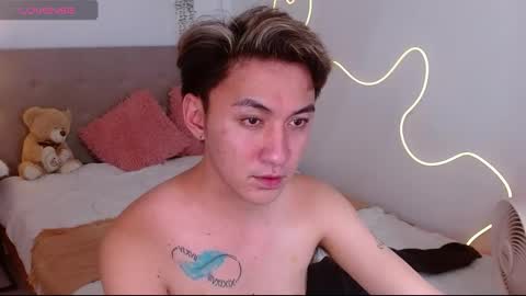 Snapshot of urdeityoflove_ chatting on 09-28-25, 12:10 rose and khristine online show from 09-28-25, 12:10