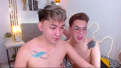 Snapshot of urdeityoflove_ chatting on 10-08-25, 08:34 rose and khristine online show from 10-08-25, 08:34