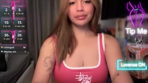 Snapshot of urdimplegurl chatting on 05-31-26, 03:15 urdimplegurl online show from 05-31-26, 03:15