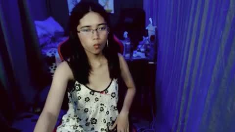 Snapshot of urdreamgirljayne chatting on 01-18-25, 12:36 urdreamgirljayne online show from 01-18-25, 12:36