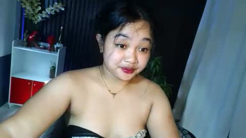 Snapshot of urfavouritecravings chatting on 11-27-25, 04:14 Scarlet online show from 11-27-25, 04:14