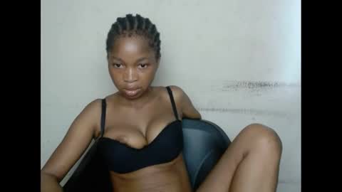 Snapshot of urflirtydoll chatting on 02-25-25, 02:14 urflirtydoll online show from 02-25-25, 02:14