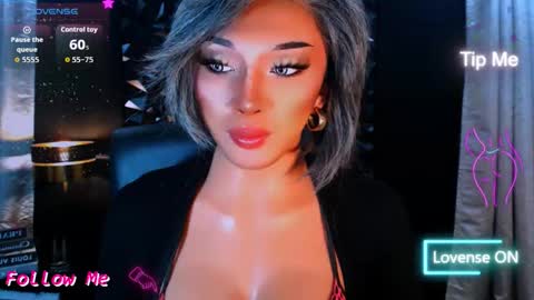 Snapshot of urgoddess_bella chatting on 09-16-25, 11:33 My bella 3 online show from 09-16-25, 11:33