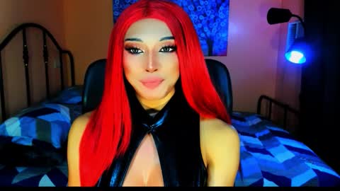 Snapshot of urgoddess_bella chatting on 11-11-25, 01:27 My bella 3 online show from 11-11-25, 01:27