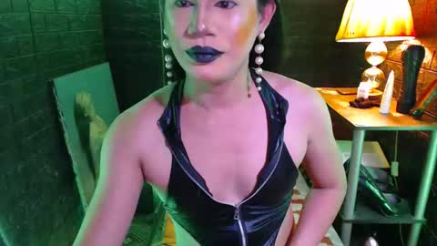 queen norelle online show from 10-21-25, 02:12