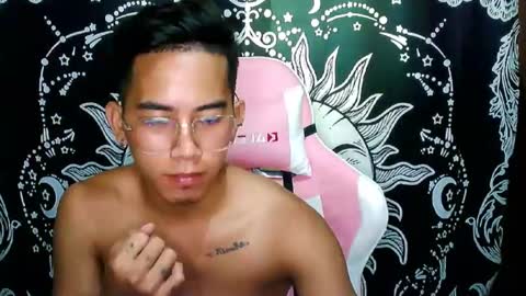 Snapshot of urhot_joshxx chatting on 02-12-25, 02:56 Josh online show from 02-12-25, 02:56