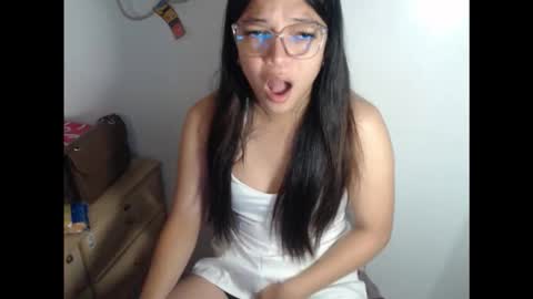 Snapshot of urhotangela chatting on 12-22-25, 12:40 urhotangela online show from 12-22-25, 12:40