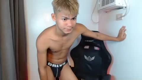 Snapshot of urhotpinoy_izaac chatting on 10-03-25, 04:20 simeon ulok online show from 10-03-25, 04:20