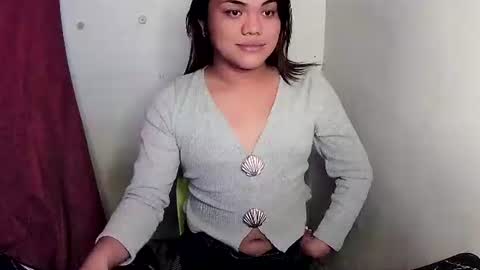 urhottie_bella online show from 12-18-25, 07:03