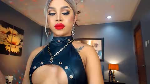 UrMajestyTyra online show from 01-19-25, 11:43