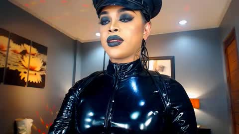 UrMajestyTyra online show from 01-21-25, 03:48