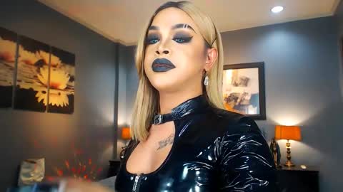 UrMajestyTyra online show from 02-25-25, 08:14