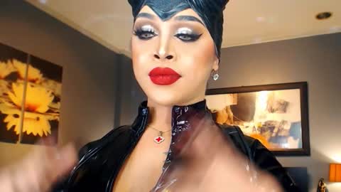 UrMajestyTyra online show from 10-30-25, 01:51