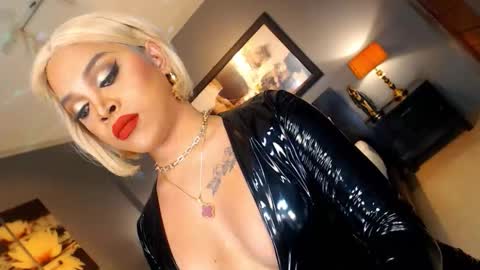 UrMajestyTyra online show from 01-15-26, 01:21