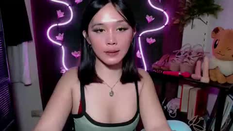 Pia online show from 10-27-25, 05:39