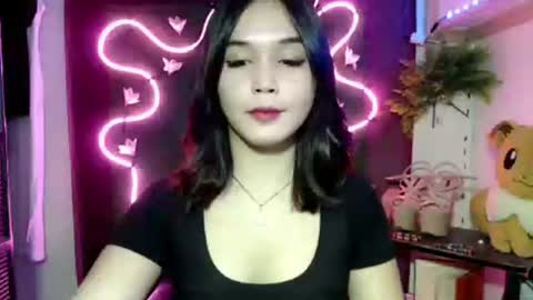 Pia online show from 11-04-25, 04:39