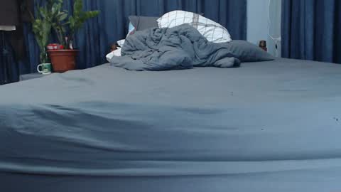 Mel online show from 03-08-25, 05:07