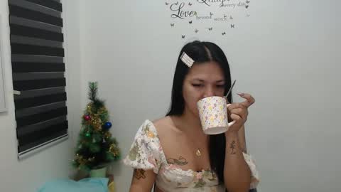 hi im kim online show from 12-11-24, 01:05