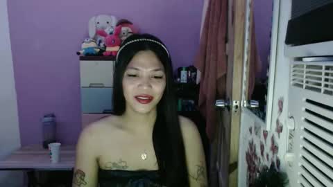 hi im kim online show from 10-27-25, 01:04