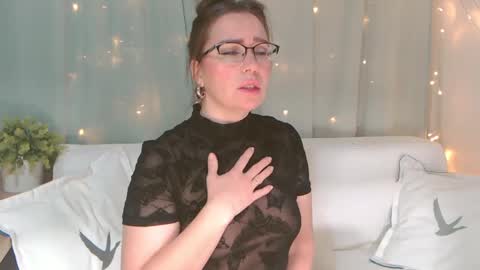 Silvia online show from 01-15-25, 05:40