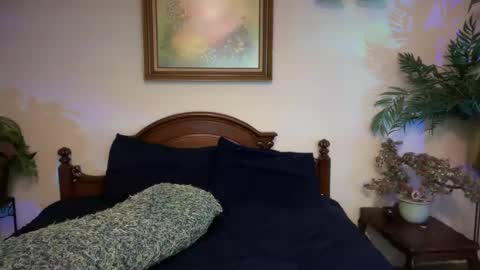 Snapshot of ursw33taddiction chatting on 01-28-25, 07:00 Sasha online show from 01-28-25, 07:00